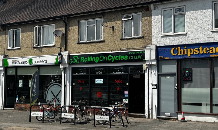 324 Chipstead Valley Rd, Coulsdon for sale - Building Photo - Image 1 of 1