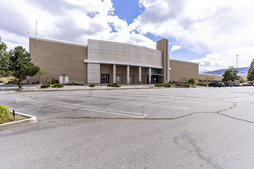 5400 Meadowood Mall Cir, Reno, NV for sale - Building Photo - Image 1 of 1