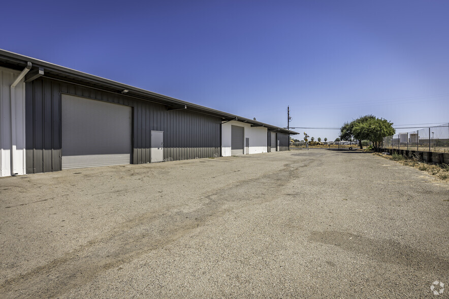 4283 N Wilson Way, Stockton, CA for lease - Building Photo - Image 3 of 22