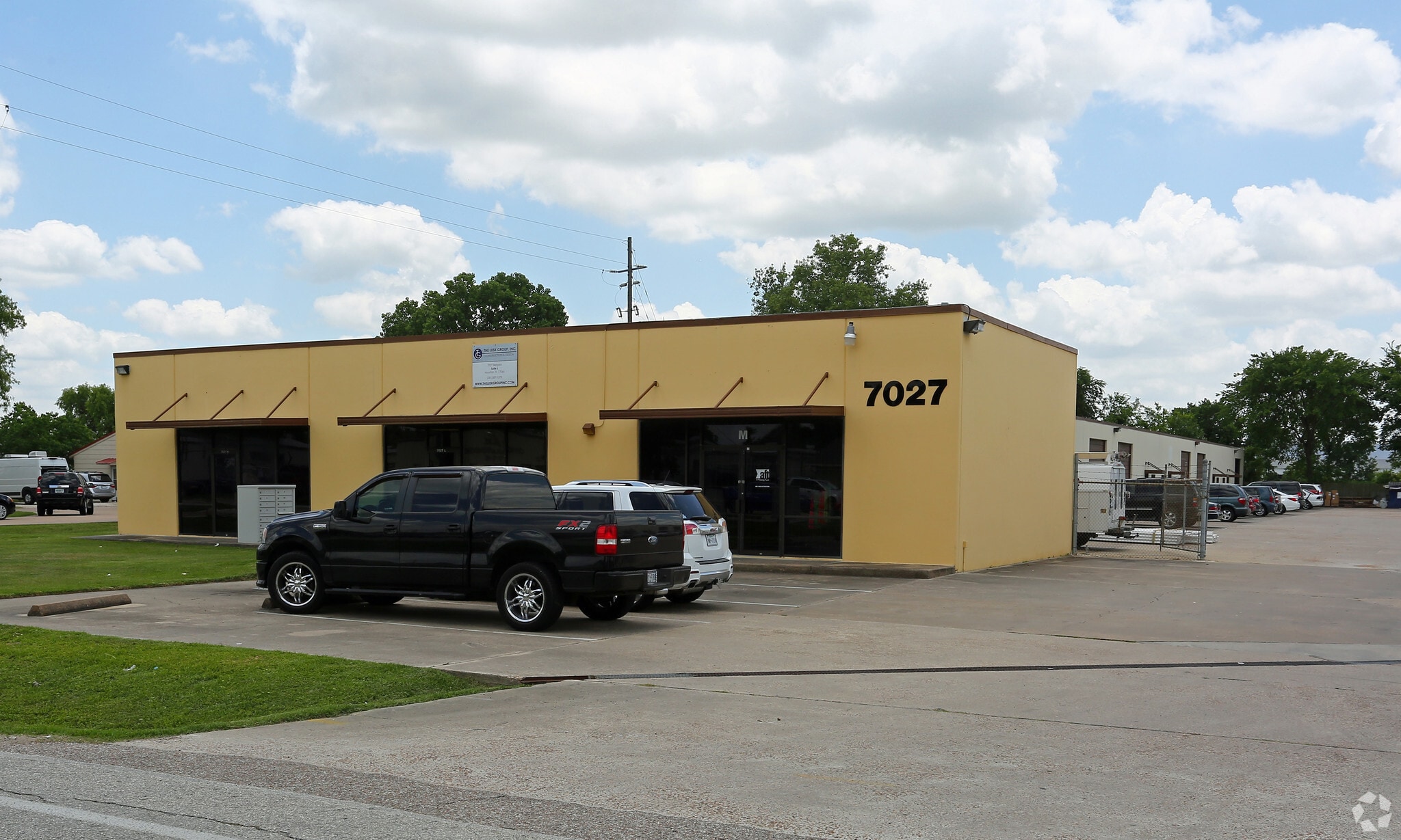 7027 Belgold St, Houston, TX for lease Primary Photo- Image 1 of 4