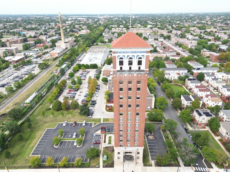 906 S Homan Ave, Chicago, IL for lease - Primary Photo - Image 1 of 8