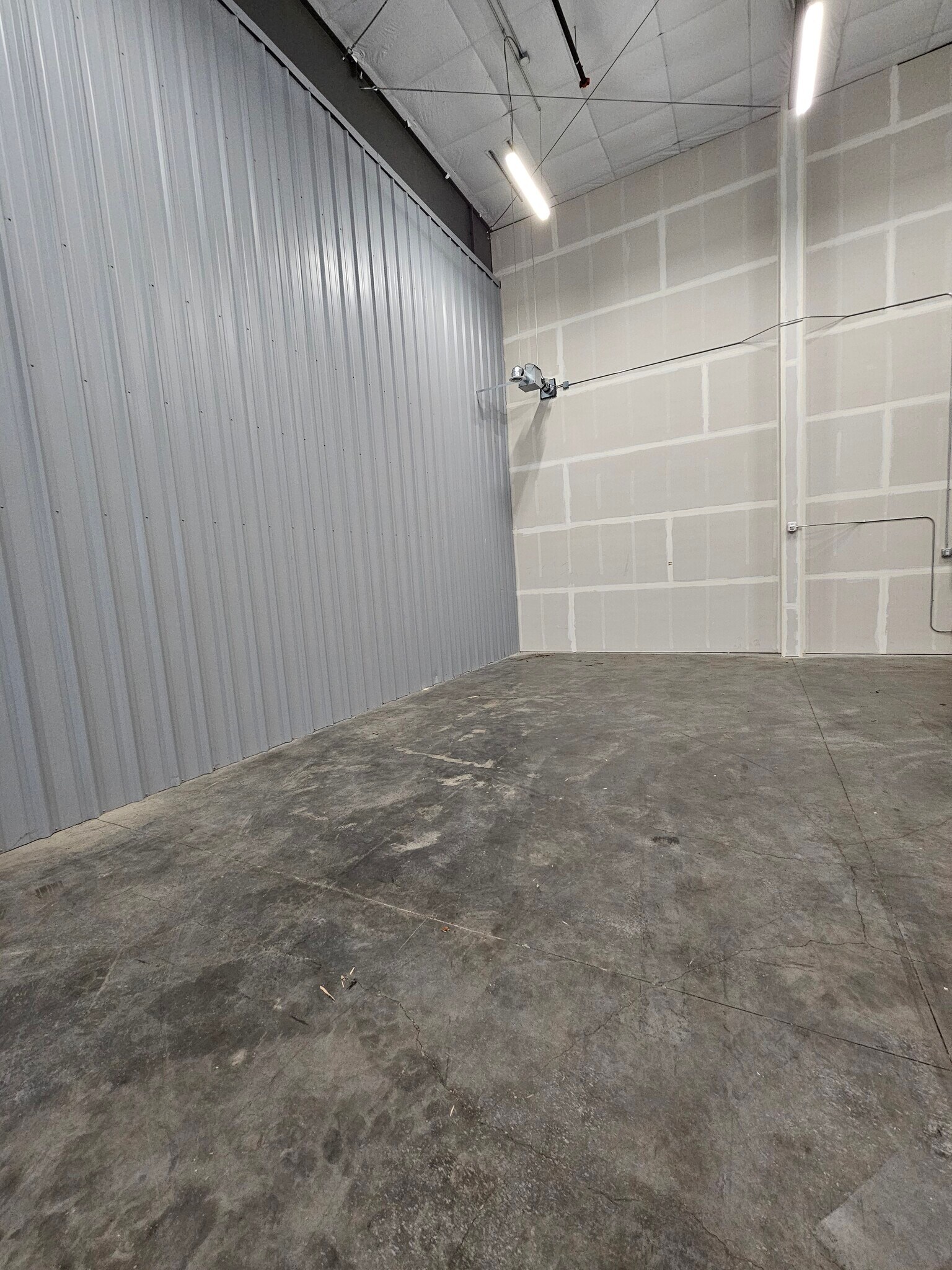 12117 Pacific Hwy SW, Lakewood, WA for lease Interior Photo- Image 1 of 3