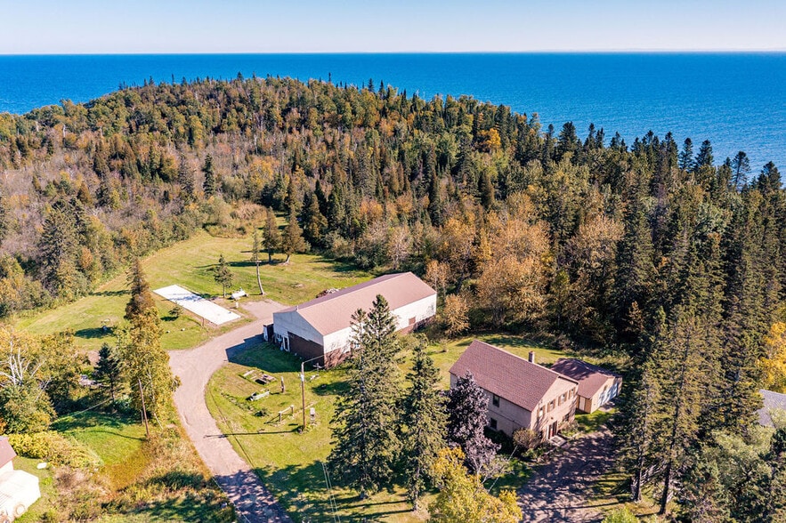 4892 MN-61 N, Beaver Bay, MN for sale - Primary Photo - Image 1 of 31