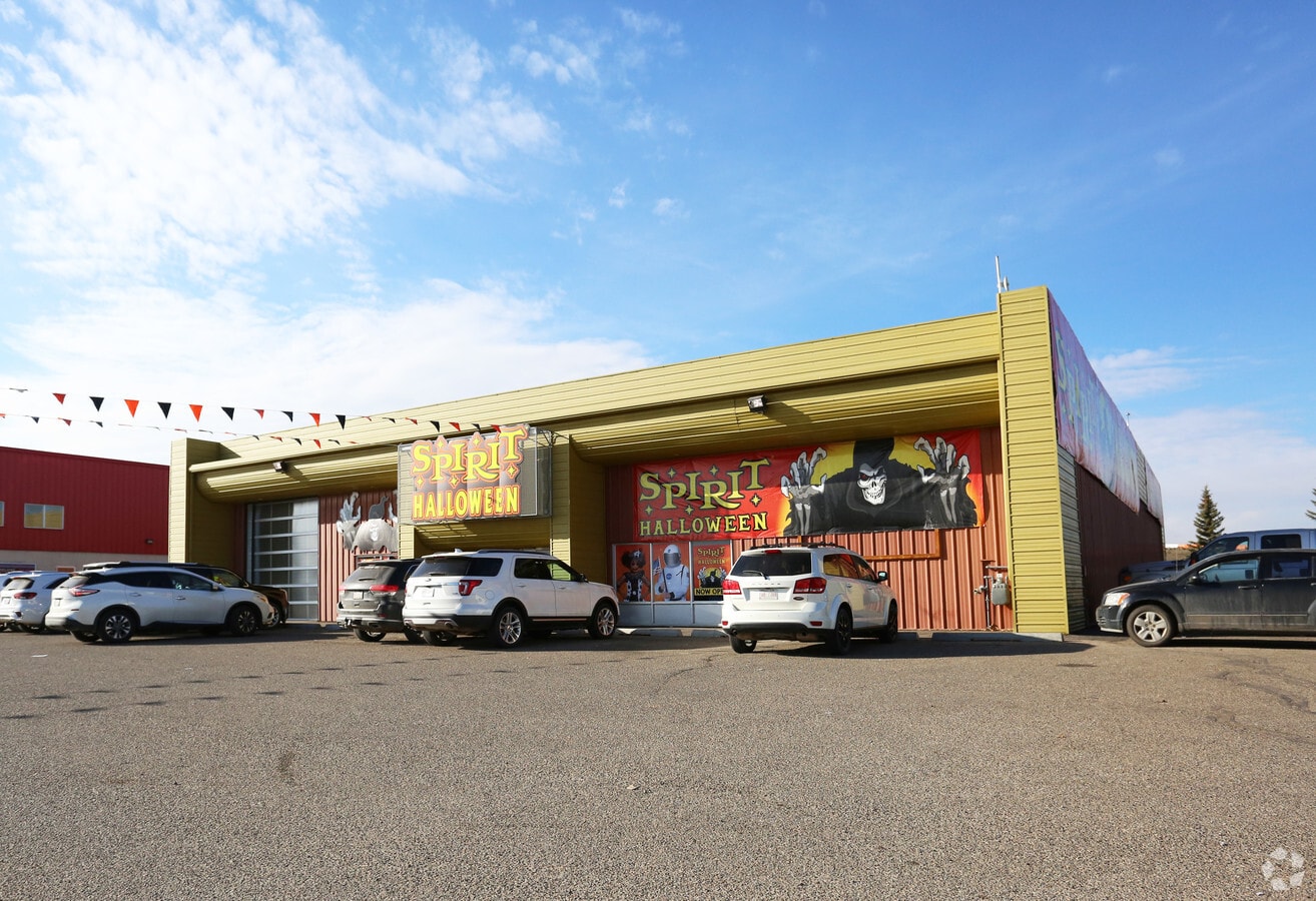 1880 49th Ave, Red Deer, AB T4R 2N7