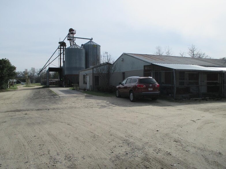 3970 Camden Hwy hwy, Dalzell, SC for sale - Primary Photo - Image 1 of 48