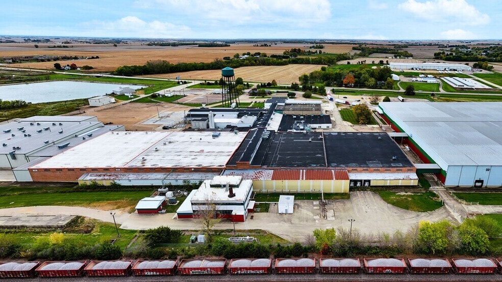 347 N 43rd Rd, Mendota, IL for lease - Building Photo - Image 2 of 20