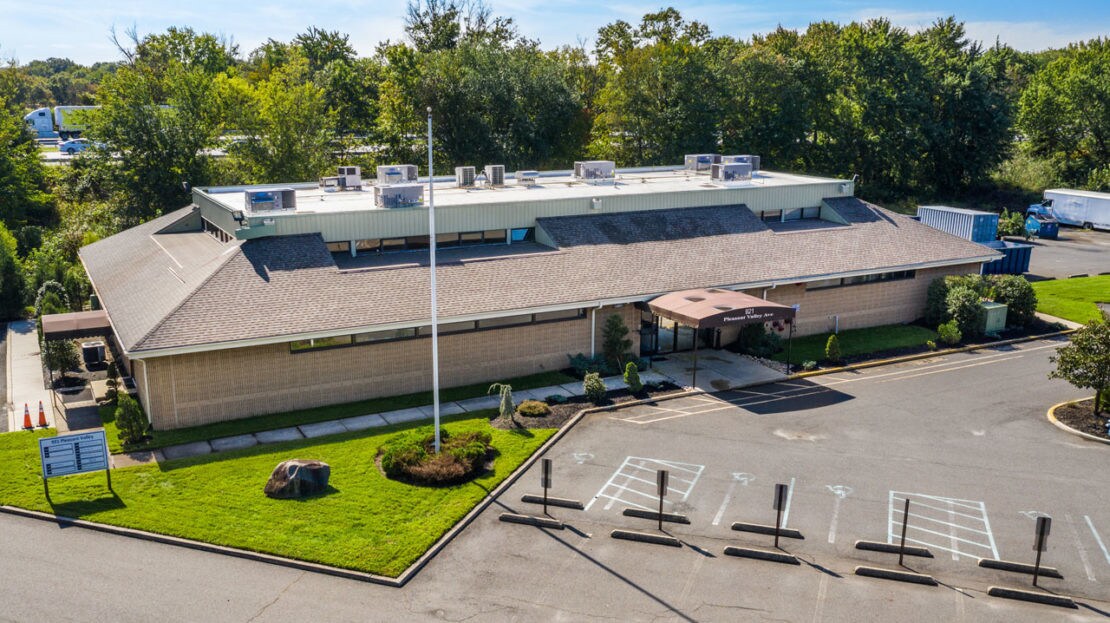 921 Pleasant Valley Ave, Mount Laurel, NJ for sale Primary Photo- Image 1 of 1