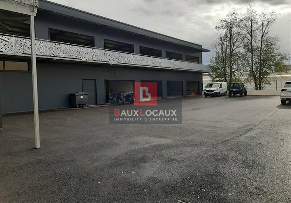 Retail in Alès for lease Building Photo- Image 1 of 6