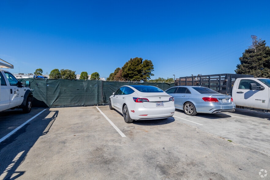 3487 Collins Ave, Richmond, CA for lease - Building Photo - Image 3 of 18