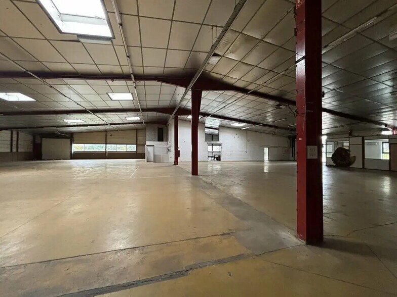 Flex in Rillieux-la-Pape for lease - Interior Photo - Image 2 of 12