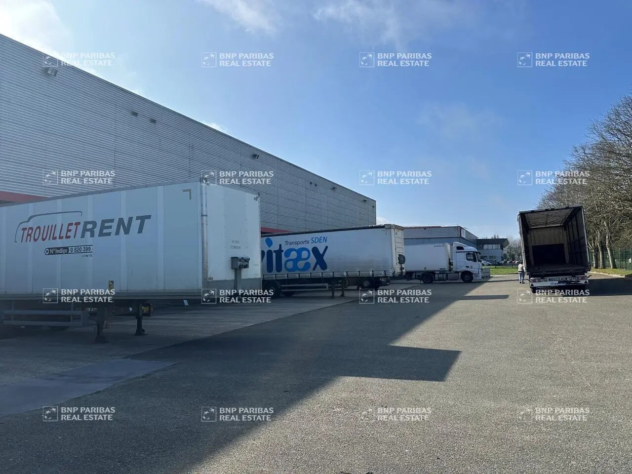 Flex in Maurepas for lease Building Photo- Image 1 of 6