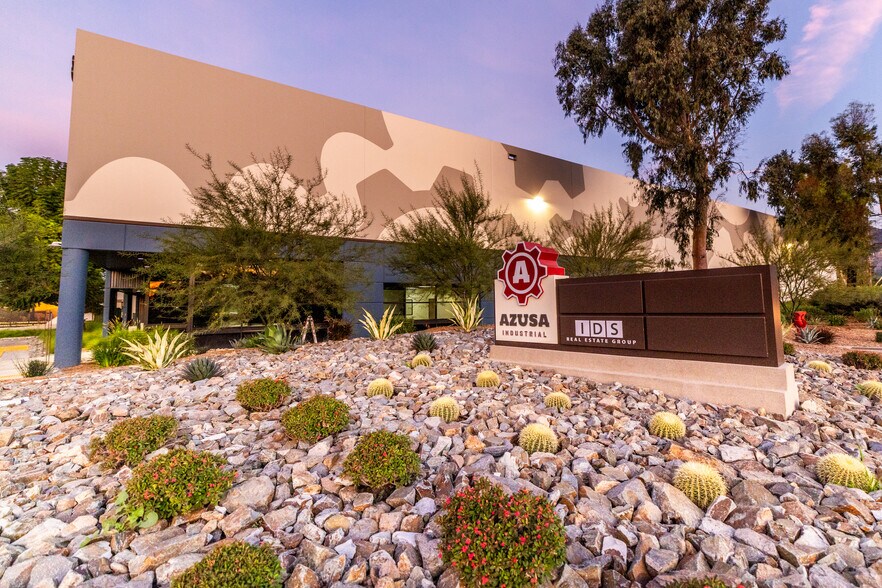 975-985 W 8th St, Azusa, CA for lease - Building Photo - Image 3 of 3