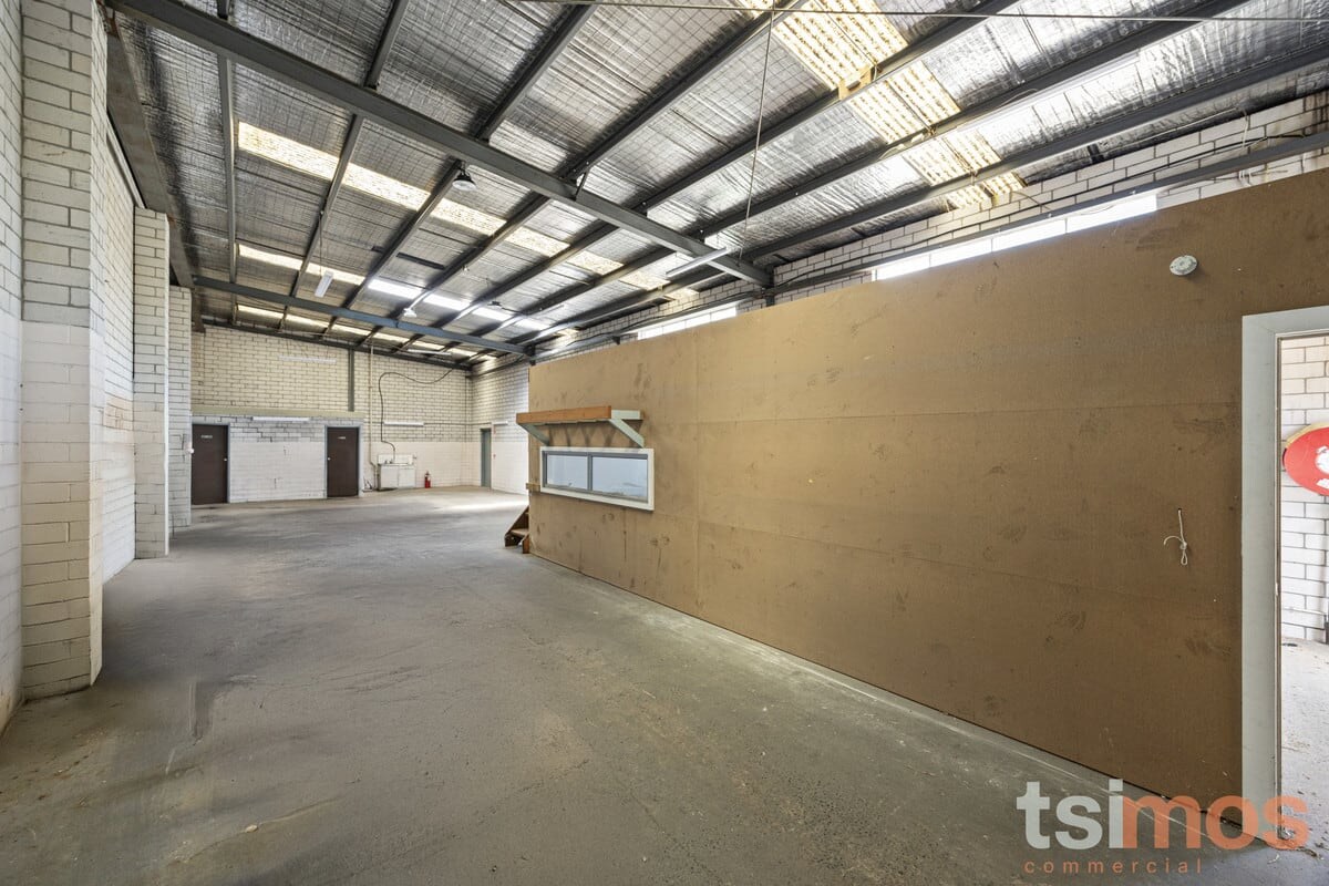 96 Voltri St, Mentone for lease Interior Photo- Image 1 of 4
