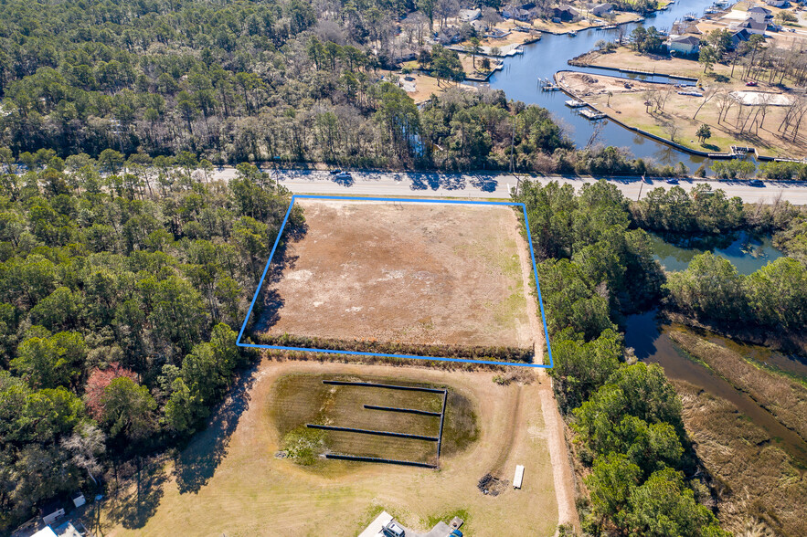 701 Wb McLean, Cape Carteret, NC for sale - Primary Photo - Image 1 of 1