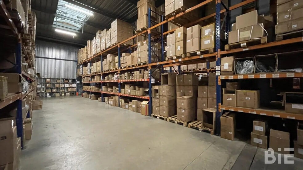 Industrial in Blanquefort for sale - Interior Photo - Image 1 of 4