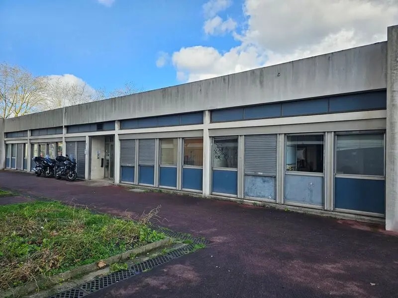 Vente Bureaux 745 m² - Photo 1