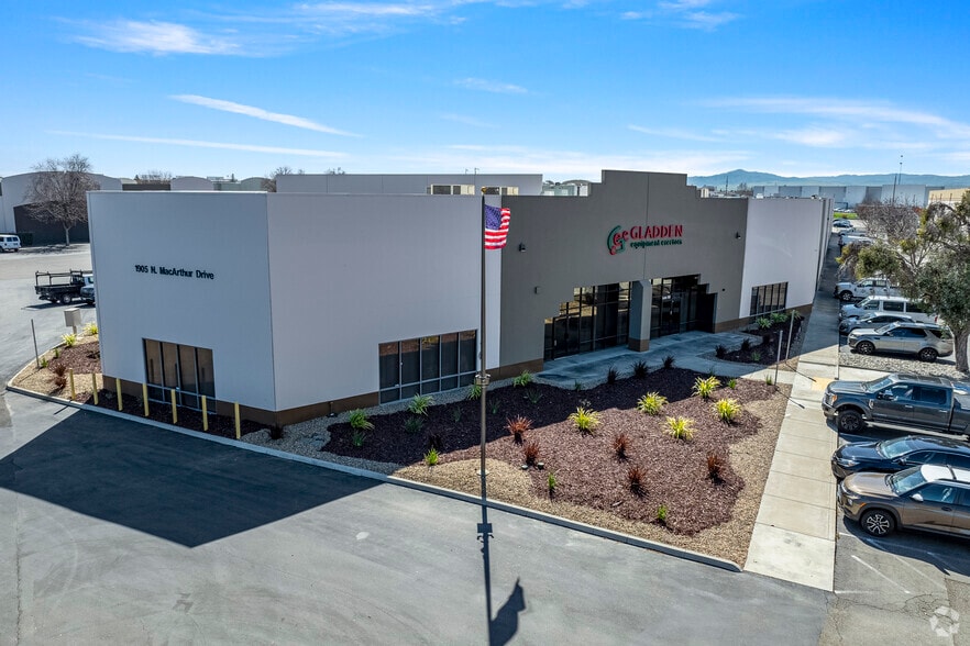 1905 N MacArthur Dr, Tracy, CA for lease - Primary Photo - Image 1 of 8