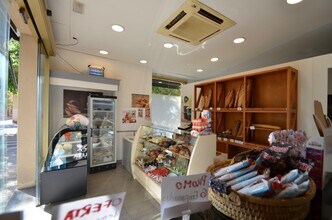 Retail in Vilanova i la Geltrú, Barcelona for lease Interior Photo- Image 2 of 15