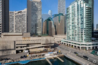 10 Bay St, Toronto, ON - AERIAL  map view