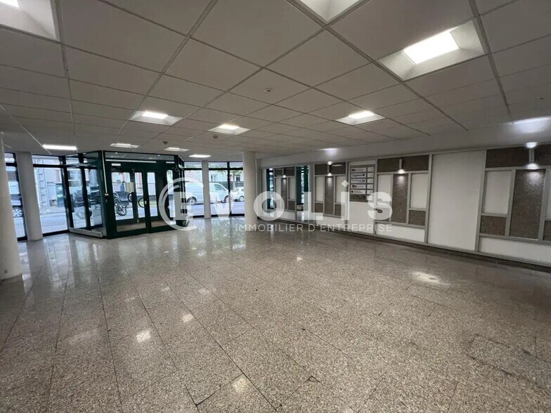 15 Avenue De La Libération, Melun for lease - Lobby - Image 2 of 12