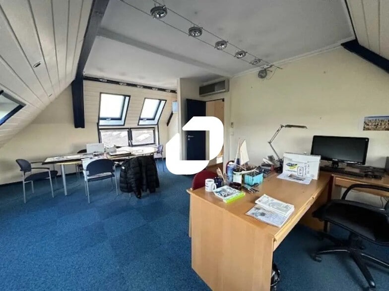 68 Rue De La Croix De L'Orme, Morainvilliers for sale - Interior Photo - Image 3 of 10