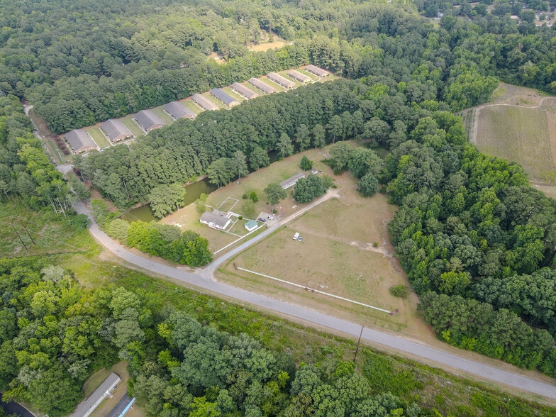 511 Hughes Rd, Fayetteville, NC for sale - Building Photo - Image 3 of 6