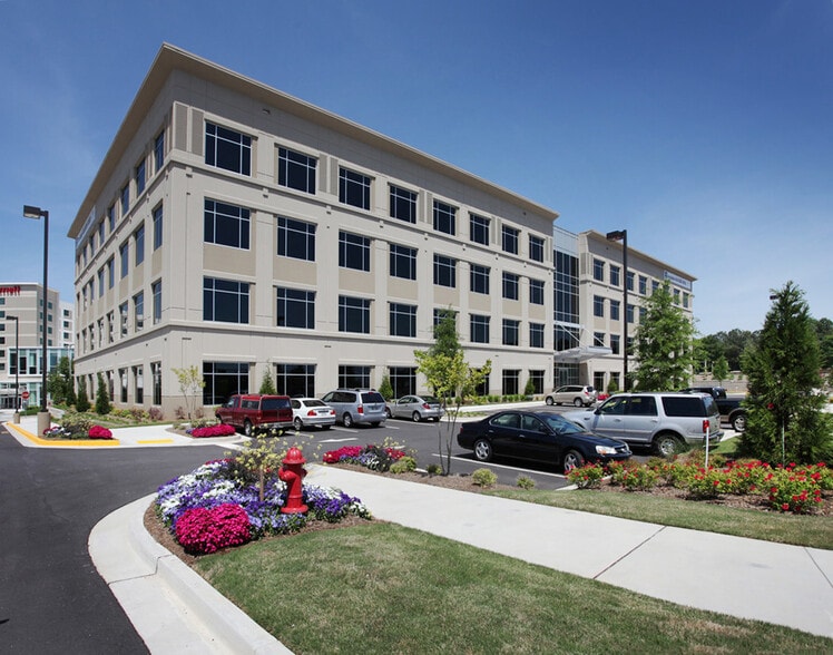 2077 Convention Center Concourse, College Park, GA for lease - Building Photo - Image 1 of 8