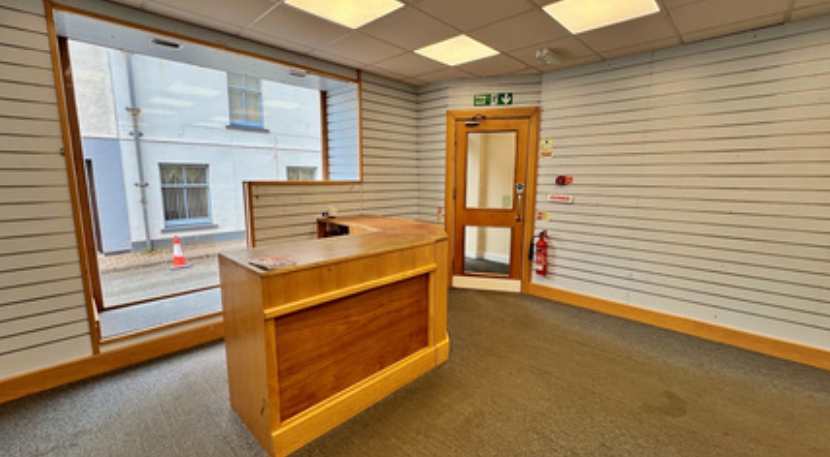 45 Kenneth St, Stornoway for sale - Interior Photo - Image 2 of 6