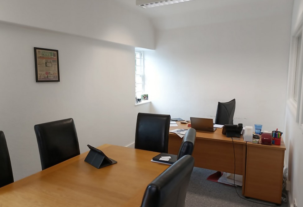 High St, East Grinstead for lease Interior Photo- Image 1 of 2