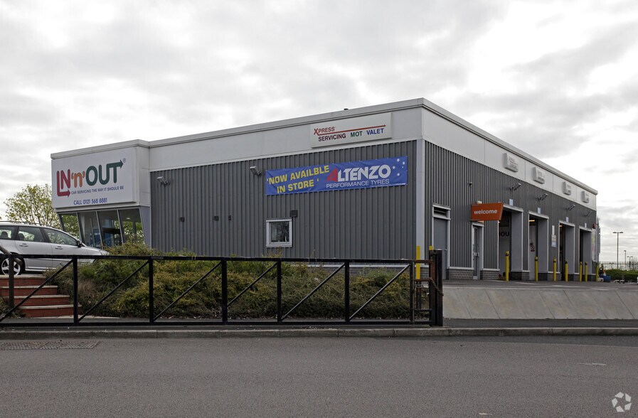 Axletree Way, Wednesbury for sale - Primary Photo - Image 1 of 2