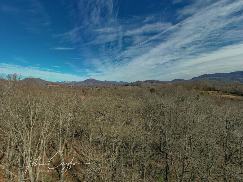 00 Great Smoky Mountain Expy, Waynesville, NC for sale - Building Photo - Image 1 of 1