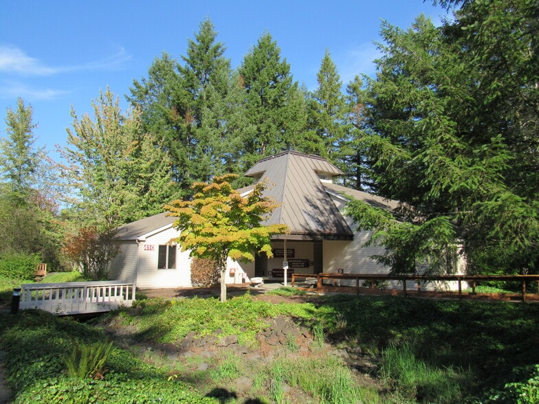 410 Black Hills Ln SW, Olympia, WA for lease - Building Photo - Image 1 of 2