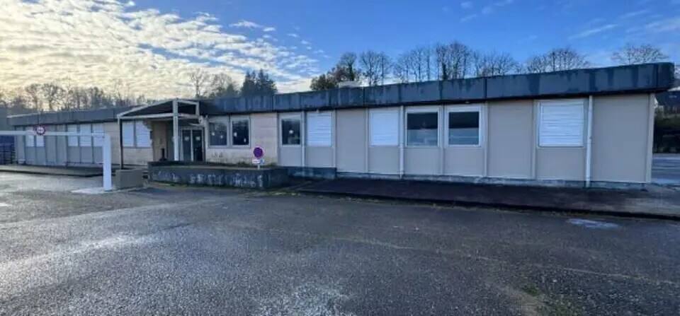 Office in Quimper for lease Building Photo- Image 1 of 2