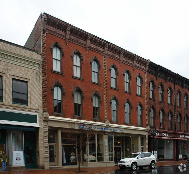 103 Remsen St, Cohoes, NY for sale - Primary Photo - Image 1 of 1