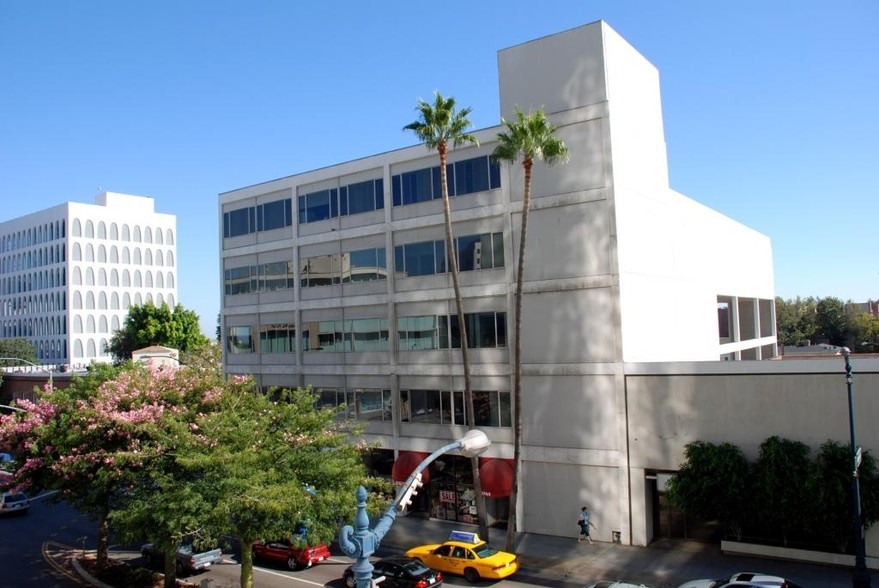 9740-9744 Wilshire Blvd, Beverly Hills, CA for lease - Building Photo - Image 2 of 8