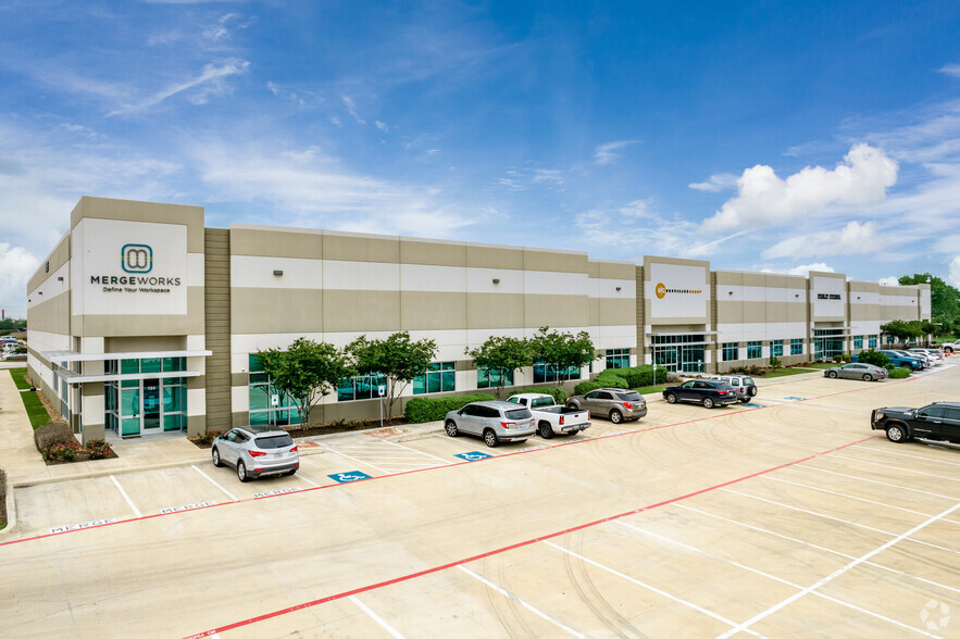 5035 Eisenhauer Rd, San Antonio, TX for lease - Building Photo - Image 1 of 28