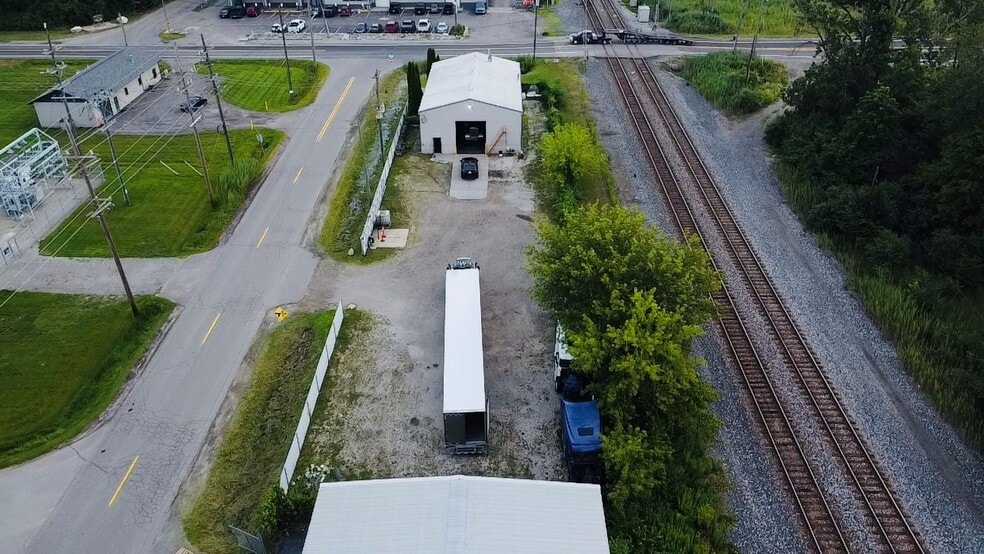36427 Sibley Rd, New Boston, MI for lease - Building Photo - Image 2 of 3