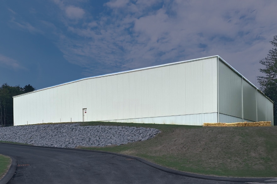 52 R W Moore Dr, Orange, MA for sale - Building Photo - Image 3 of 7