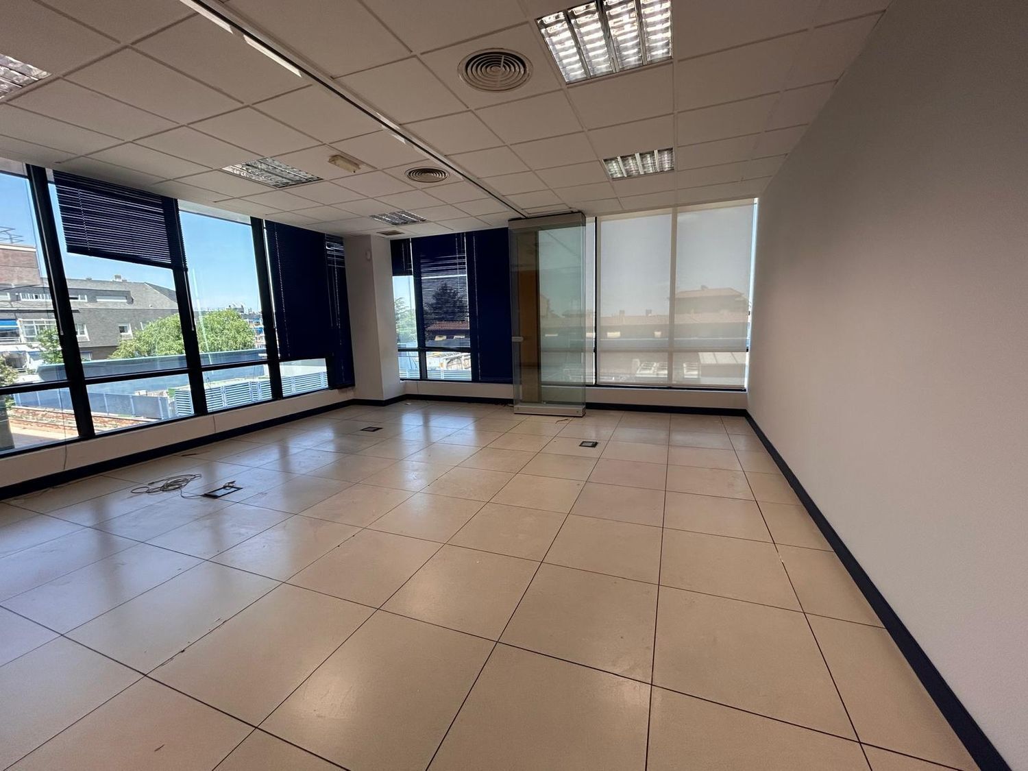 Avenida de los Reyes Católicos, 8, Majadahonda, Madrid for lease Interior Photo- Image 1 of 8