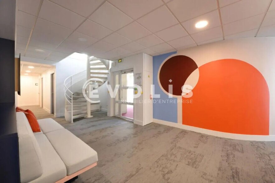 Office in Paris for lease - Interior Photo - Image 2 of 11