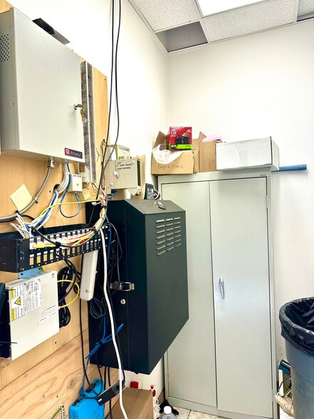 1245 Alpha St, Ely, NV for sale - Interior Photo - Image 3 of 28