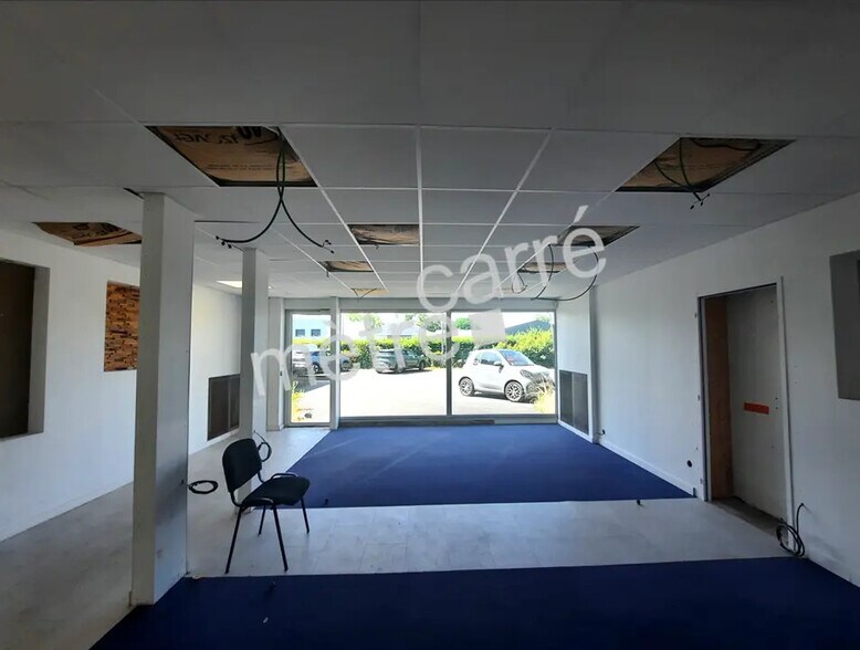 Flex in Saint-Herblain for lease - Interior Photo - Image 2 of 6