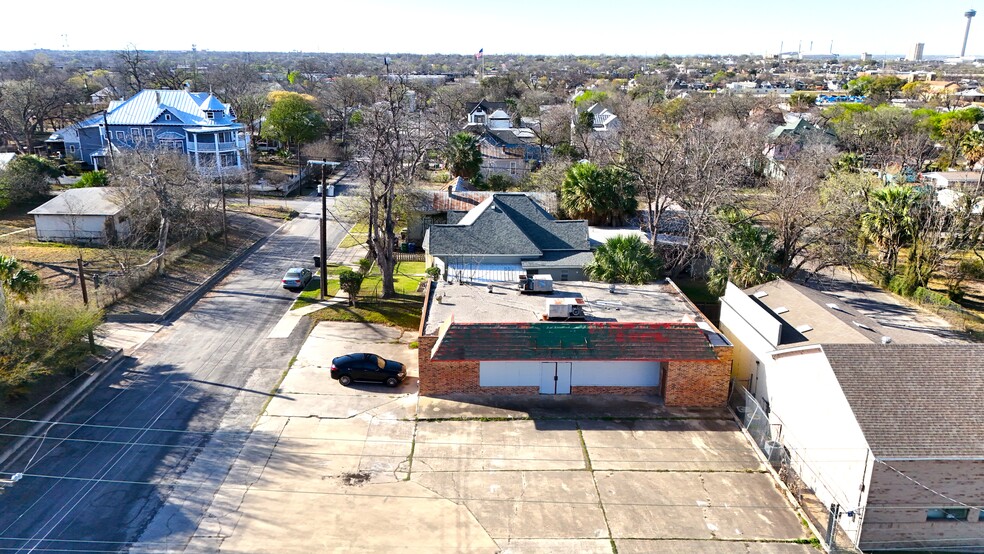 1136 E Grayson St, San Antonio, TX for sale - Building Photo - Image 2 of 12