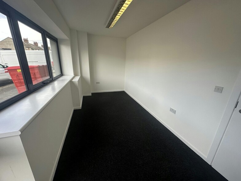 Southern Rd, Aylesbury for lease - Building Photo - Image 3 of 6