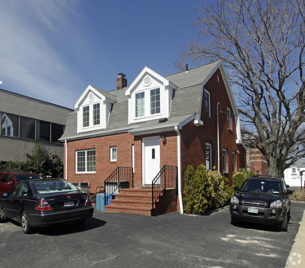 34 Bayview Ave, Manhasset, NY 11030 Property Record