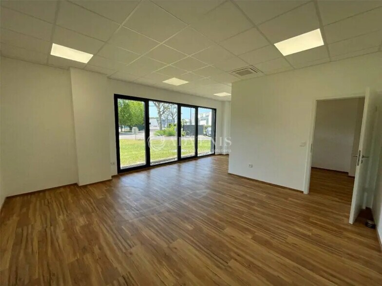 Office in Dinsheim-sur-Bruche for lease - Interior Photo - Image 1 of 6