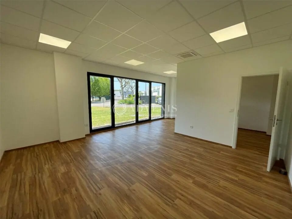 Office in Dinsheim-sur-Bruche for lease Interior Photo- Image 1 of 7