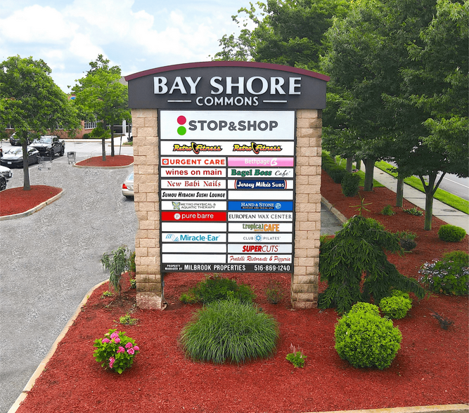 533-605 Montauk Hwy, Bay Shore, NY for lease - Building Photo - Image 3 of 16