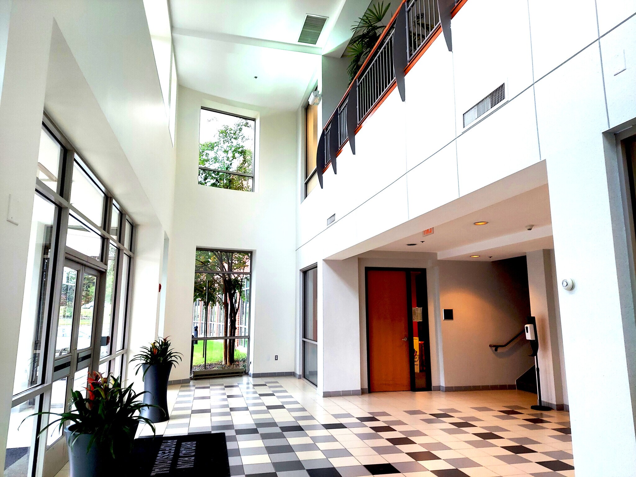 22375 Broderick Dr, Sterling, VA 20166 Broad Run Prof 199 PSF *SELLER FINANCING *