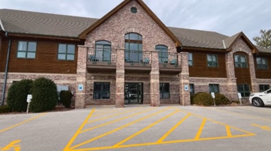 1035 W Glen Oaks Ln, Mequon, WI for lease - Commercial Listing Video 